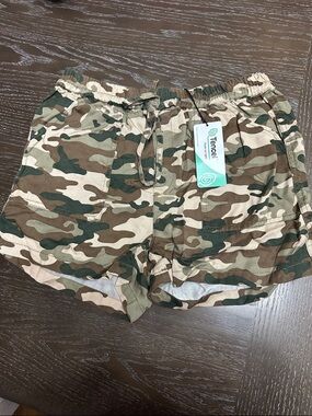 Women’s Camo Athletic Shorts - Olive Green